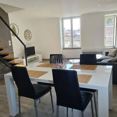 Apartment A Deux Pas De Issoire